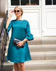 AVA (LIFE) EMERALD LOOSE SATIN KEE-LENGTH DRESS W. RUFFLE SLEEVES