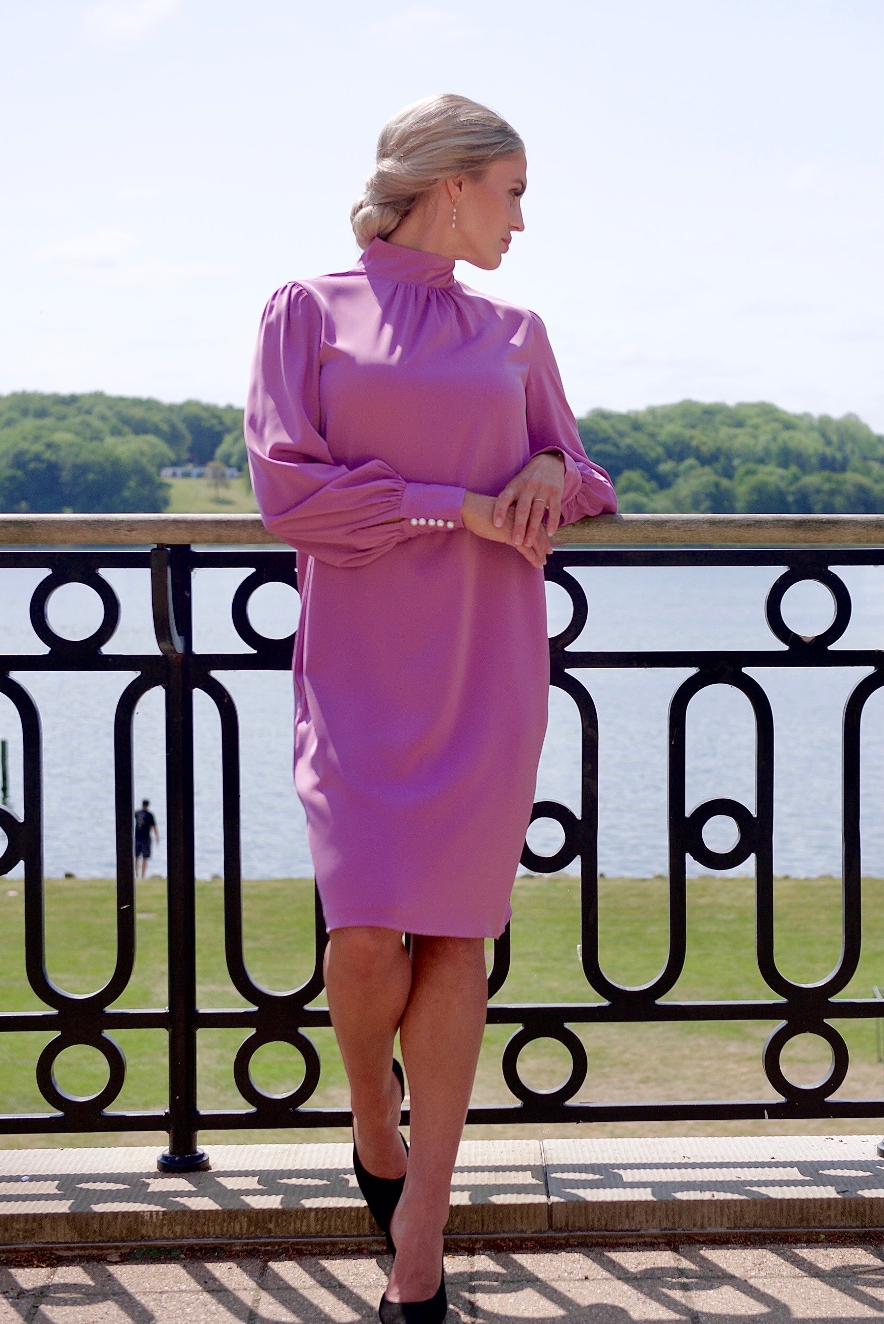 GRACE (CHARMING) DUSTY PINK KNEE-LENGTH DRESS WITH HIGH NECK, LONG SLEEVES AND PEARL BUTTONS