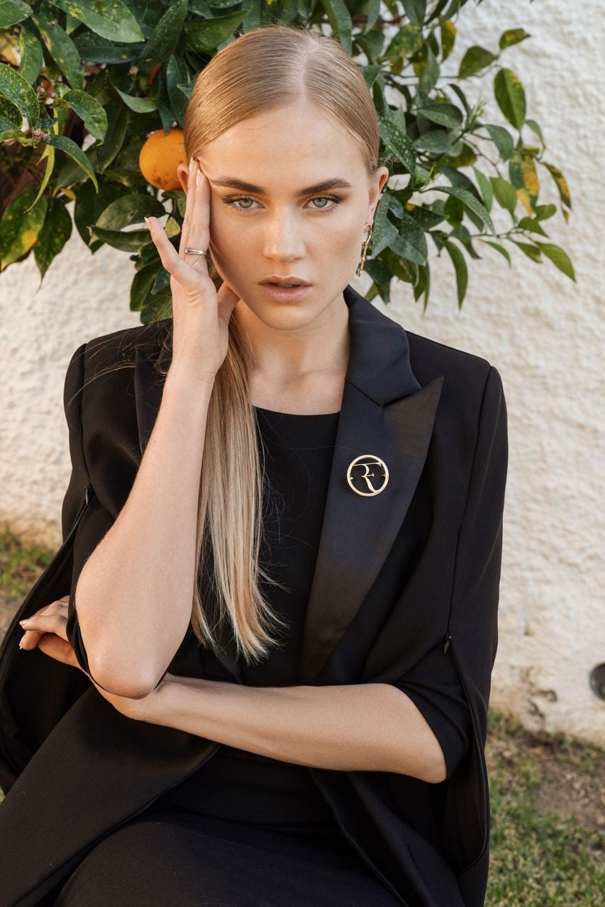 MIA (MINE) MUST-HAVE CLASSIC BLACK CAPE