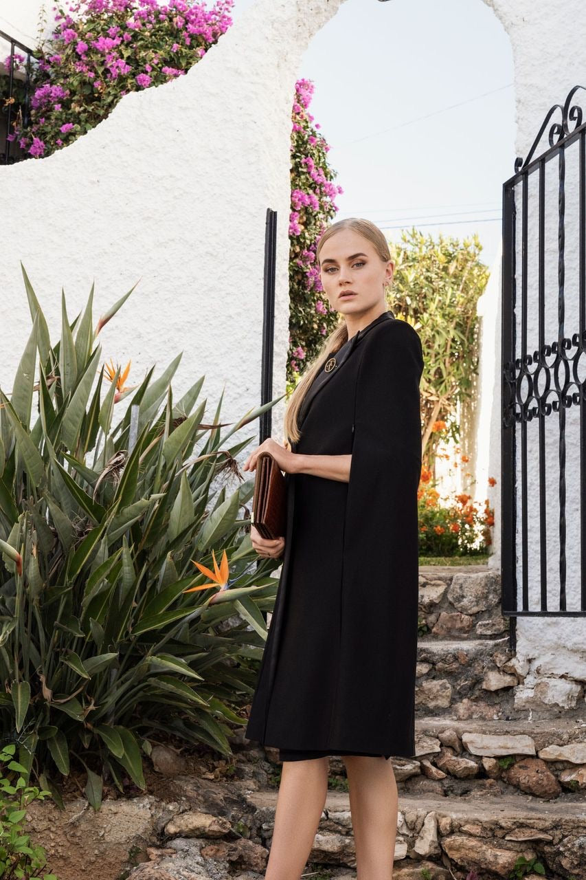 MIA (MINE) MUST-HAVE CLASSIC BLACK CAPE
