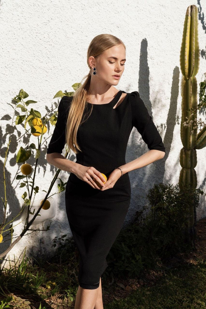 ZIANA (BRAVE) CLASSY BLACK BODYCON DRESS W/ CUT OUT